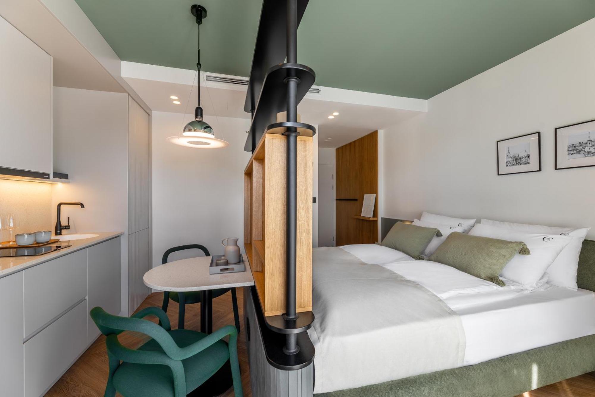 Catalog Boutique Rooms Братислава Экстерьер фото